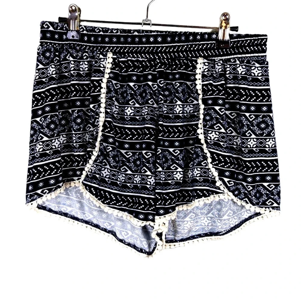 Justify Aztec print shorts Blue/ White size Large